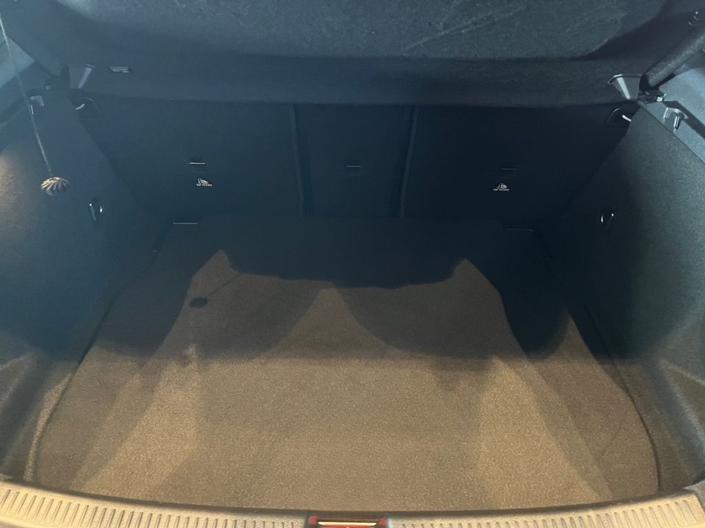 Mercedes-Benz A 200 AMG+Night+Navi+Distronic+MBUX+Ambiente+ foto 13