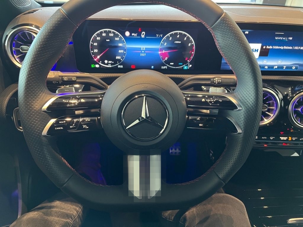 Mercedes-Benz A 200 AMG+Night+Navi+Distronic+MBUX+Ambiente+ foto 22