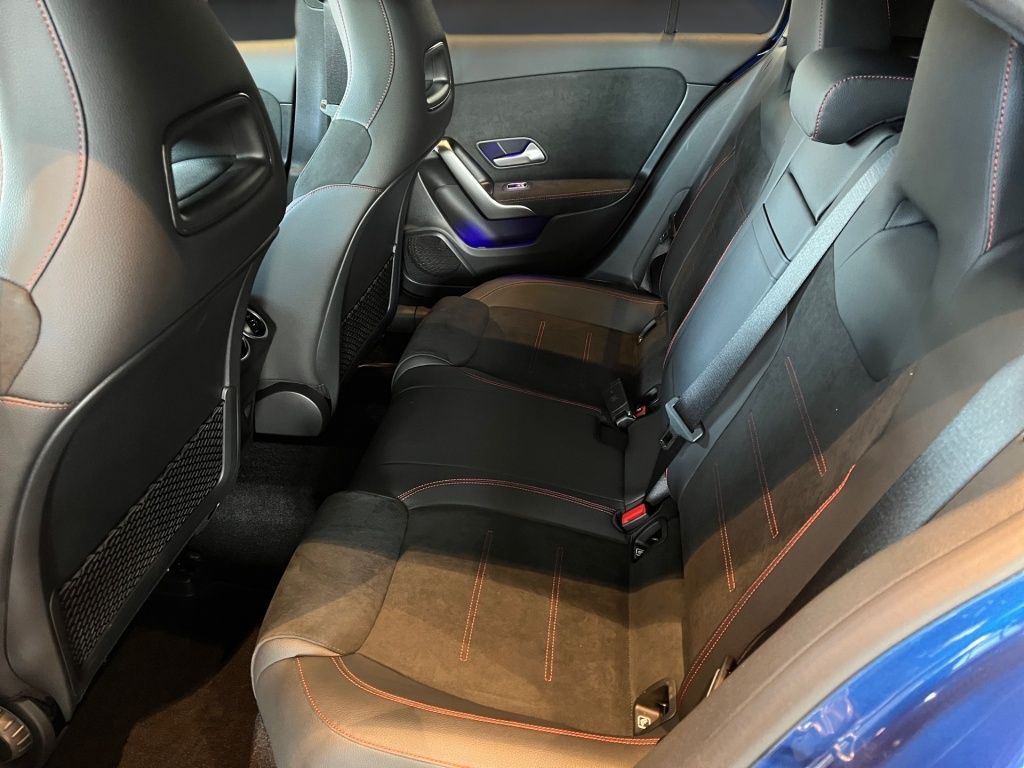 Mercedes-Benz A 200 AMG+Night+Navi+Distronic+MBUX+Ambiente+ foto 9