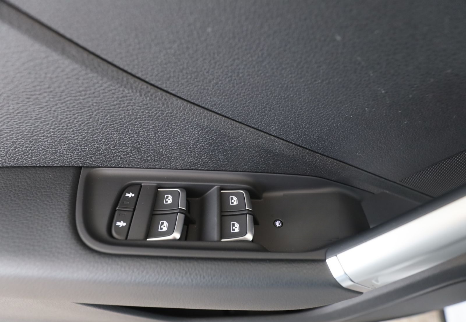 Audi Q2 40 TFSI quattro S line Pano+AHK+SONOS+MMI-Plu foto 20