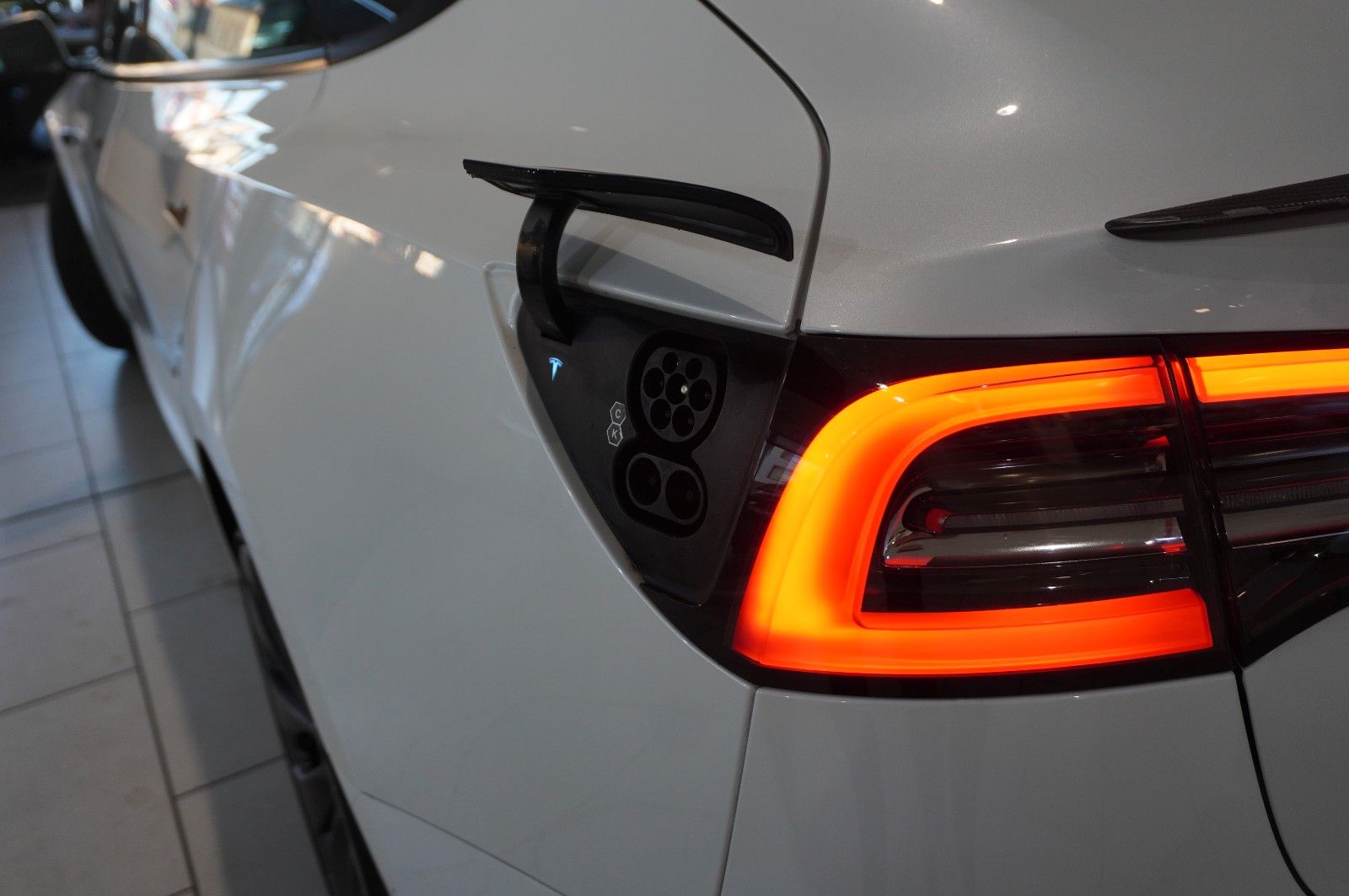 Tesla Model 3 PERFORMANCE DUAL-MOTOR NAVI/LED/PILOT+ foto 12