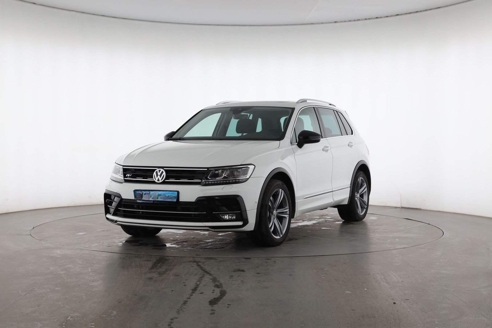 Volkswagen Tiguan 2.0 TSI DSG 4MOTION IQ.DRIVE | PANO | foto 2