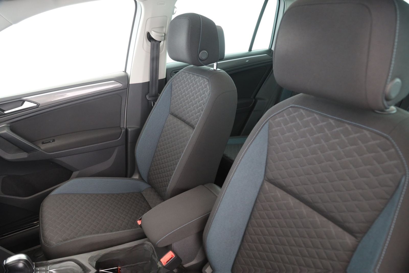 Volkswagen Tiguan 2.0 TSI DSG 4MOTION IQ.DRIVE | PANO | foto 20