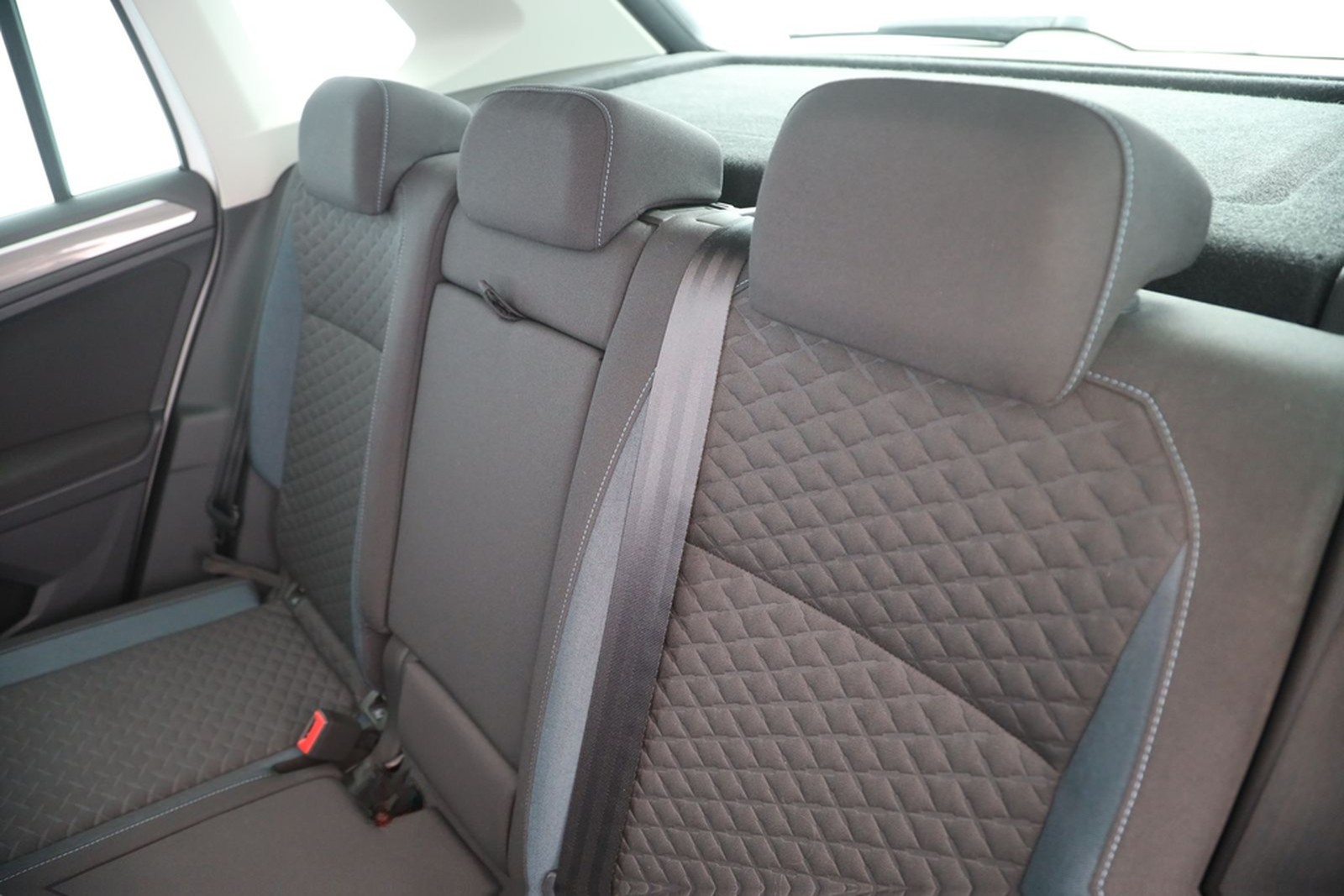Volkswagen Tiguan 2.0 TSI DSG 4MOTION IQ.DRIVE | PANO | foto 10