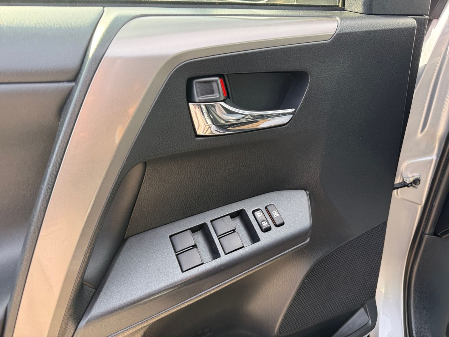 Toyota RAV 4 2.5 4x2 Hybrid Team D *LED*ACC*el Heck*PDC foto 22