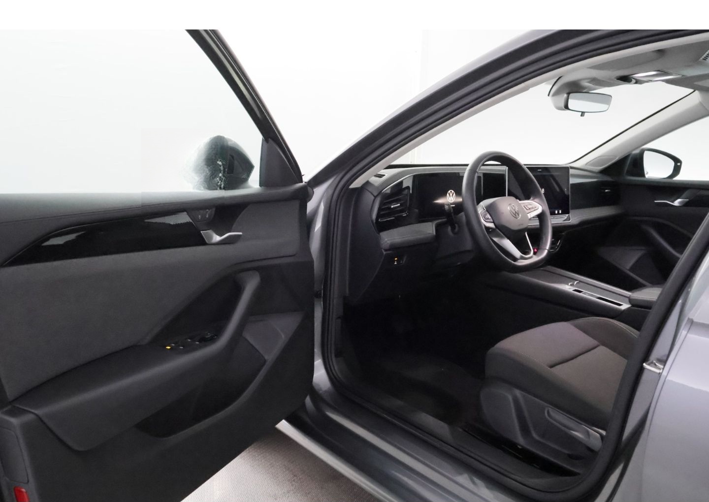 Volkswagen Passat Variant 1.5 eTSI DSG+LED+NAVI+TEMPO+PDC foto 16