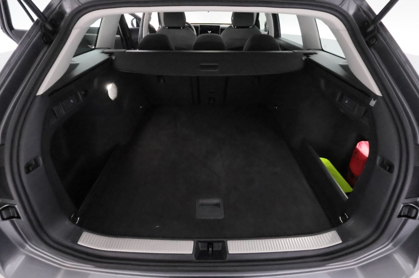 Volkswagen Passat Variant 1.5 eTSI DSG+LED+NAVI+TEMPO+PDC foto 20