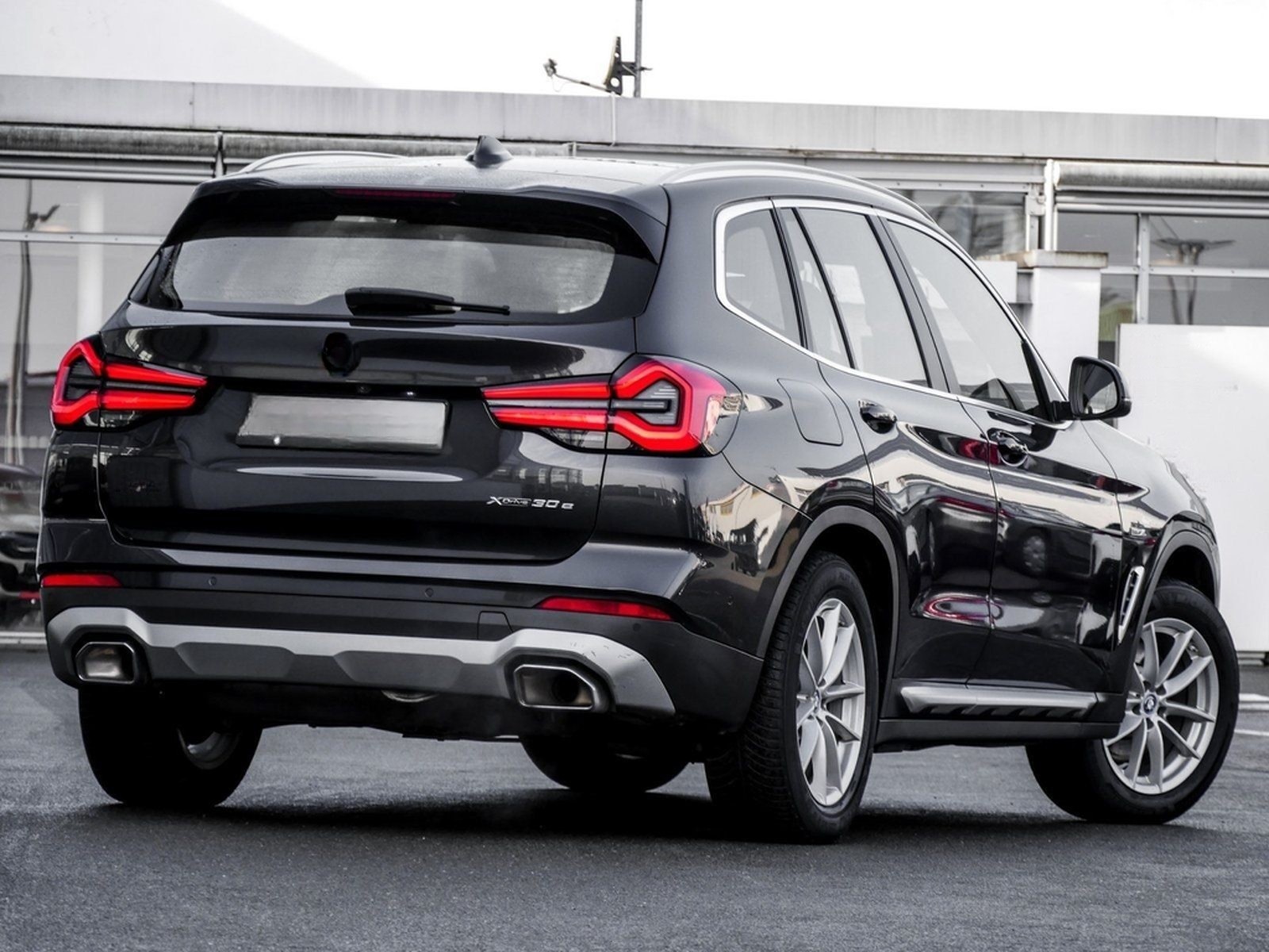 BMW X3 xDrive30e PANO AHK RFK NAVI LED PDC V+H DAB foto 2