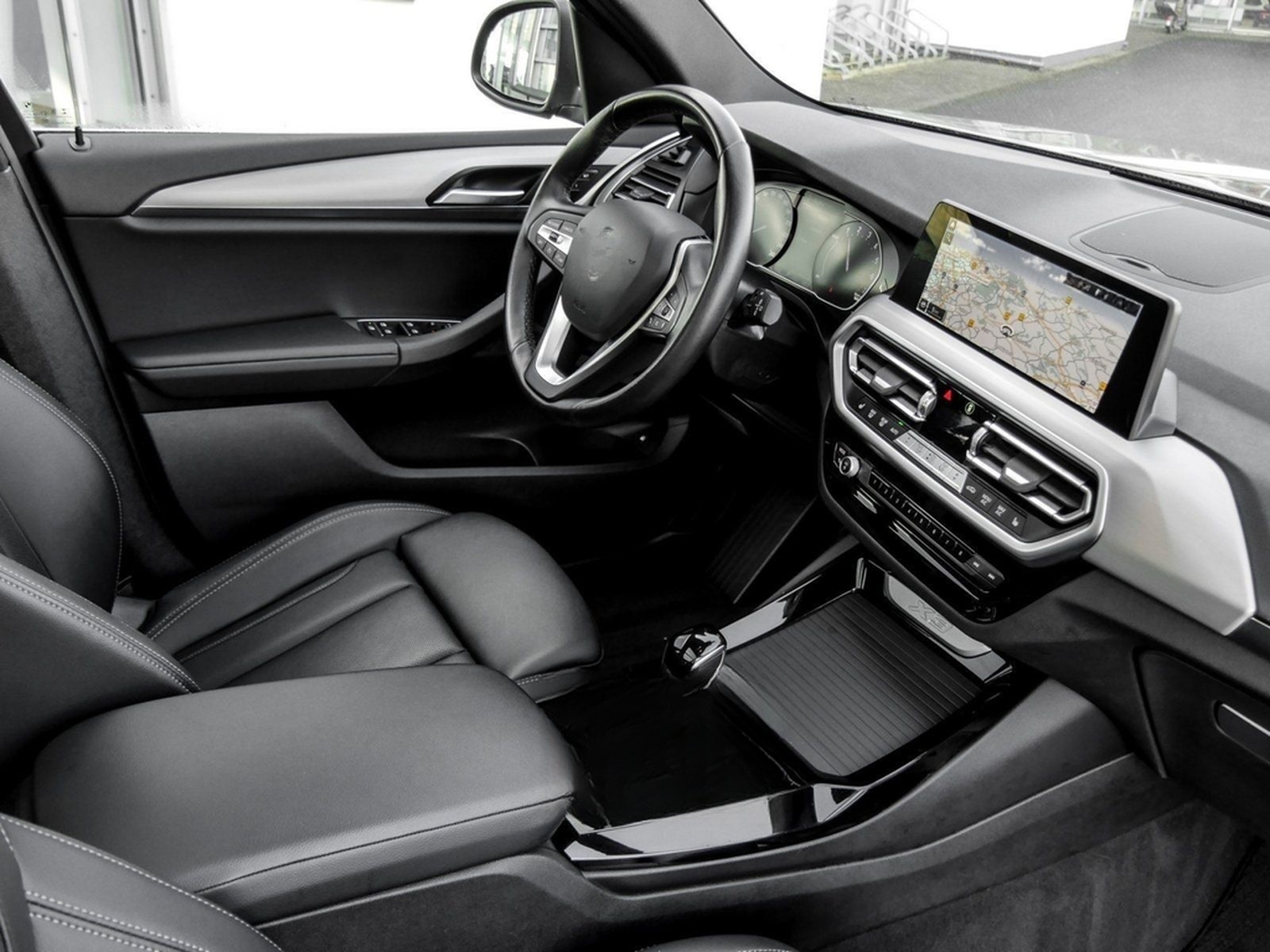BMW X3 xDrive30e PANO AHK RFK NAVI LED PDC V+H DAB foto 3