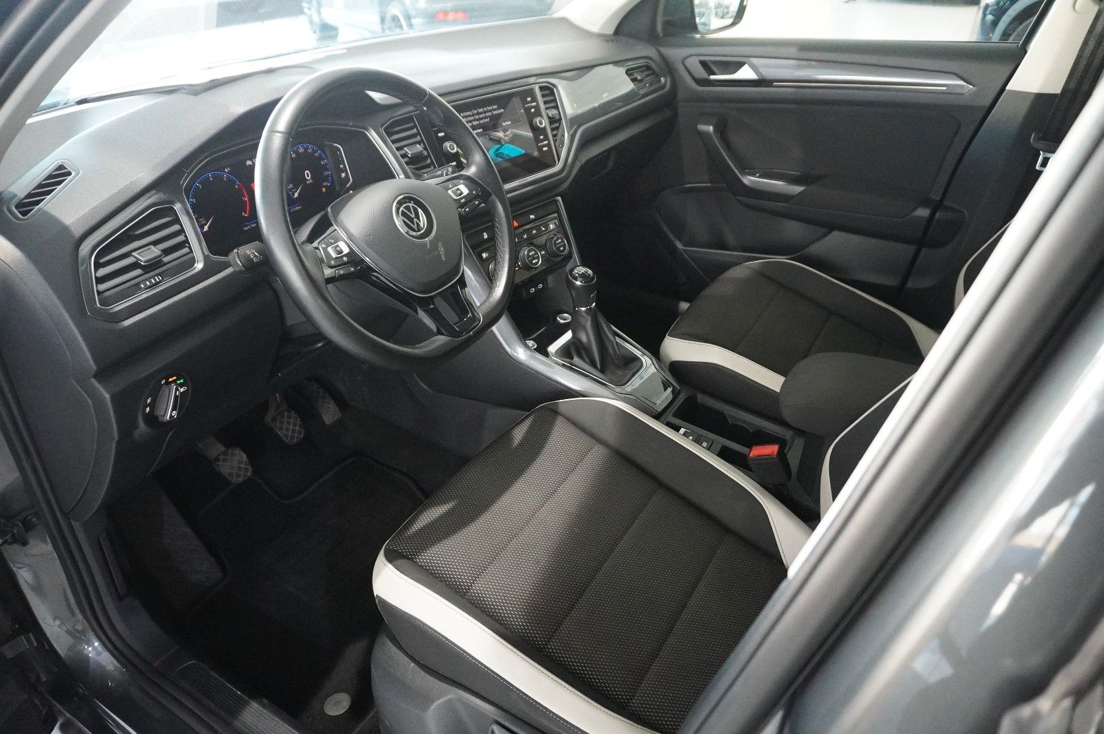Volkswagen T-Roc 1.5 TSI R-LINE SPORT NAVI/LED/KAMERA/VIRT. foto 15