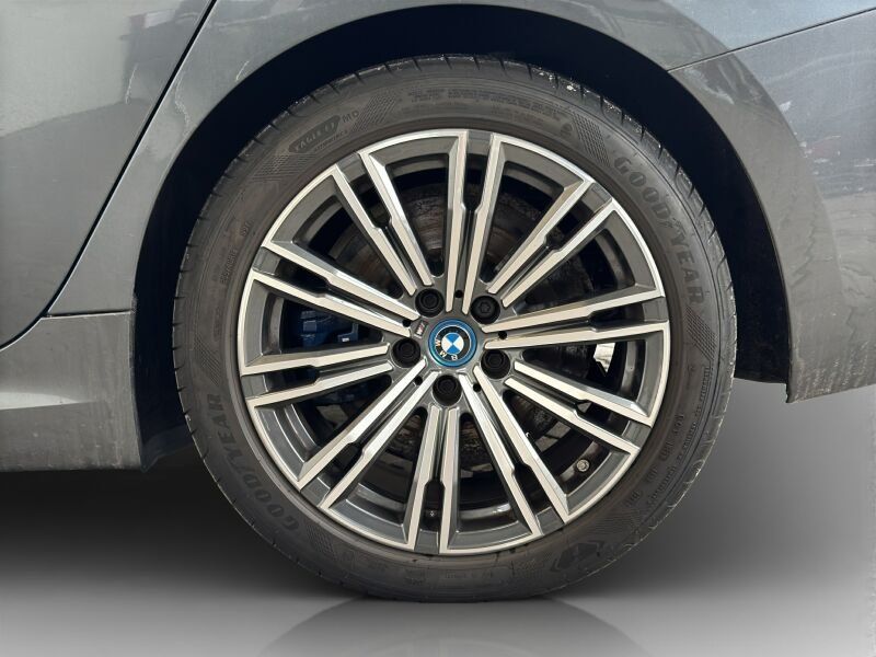 BMW 330e Tour. M Sport Navi.LED.ACC.HuD.RüKam.AHK foto 10