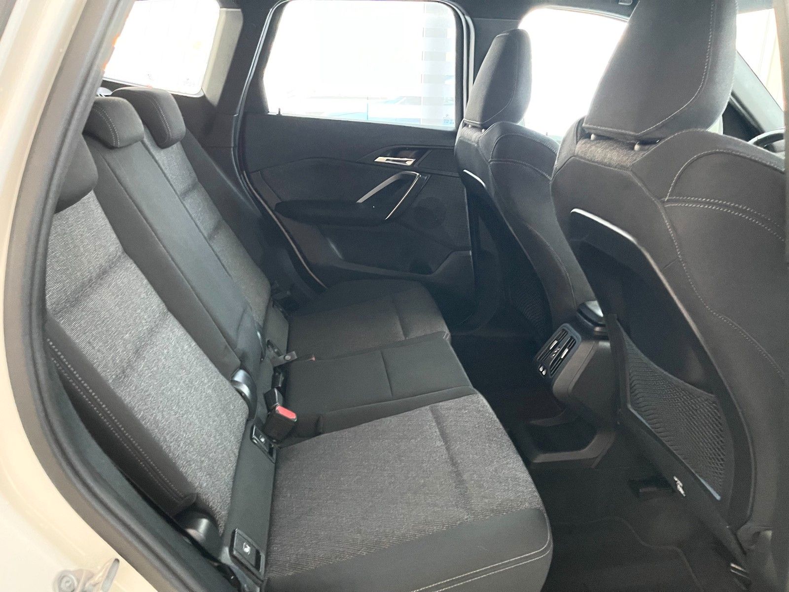 BMW X1 18d sDrive Neues Model Sportsitze Komfortzug. foto 11