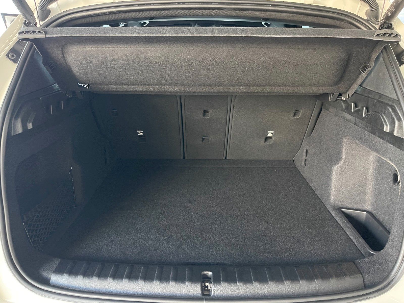 BMW X1 18d sDrive Neues Model Sportsitze Komfortzug. foto 12