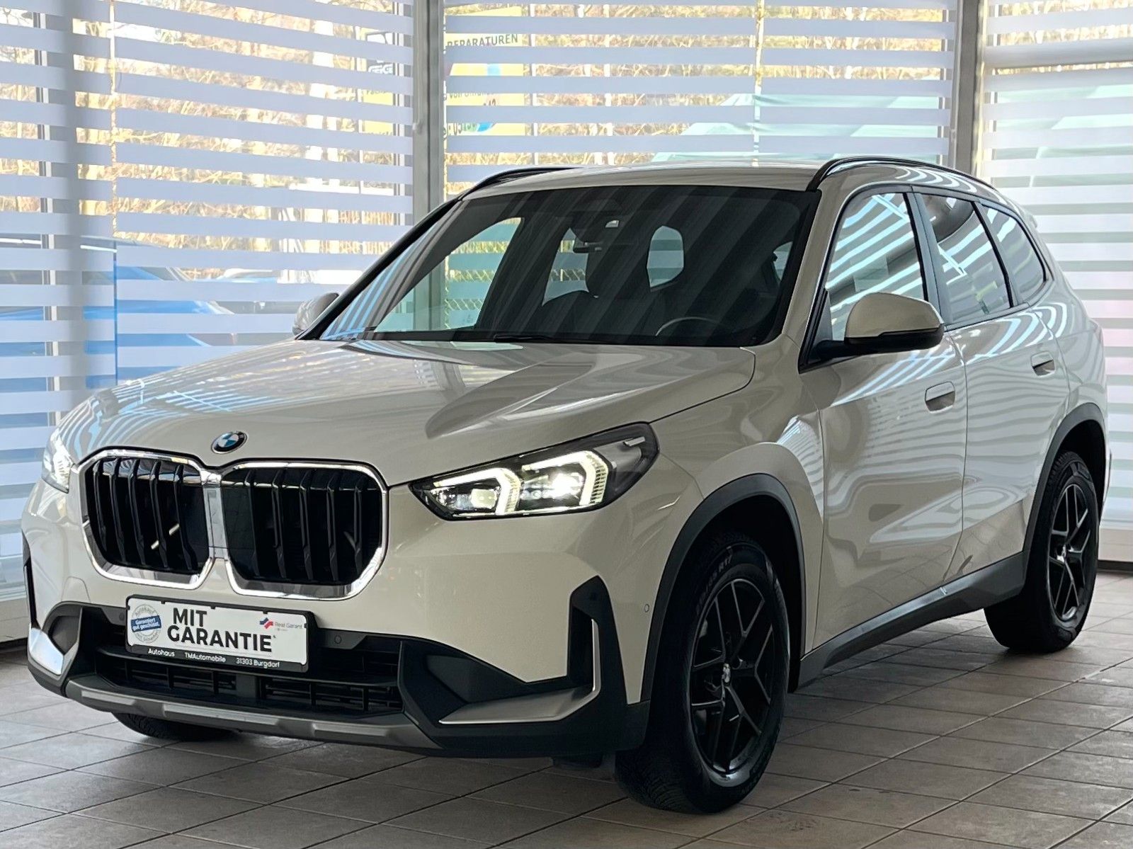 BMW X1 18d sDrive Neues Model Sportsitze Komfortzug. foto 3