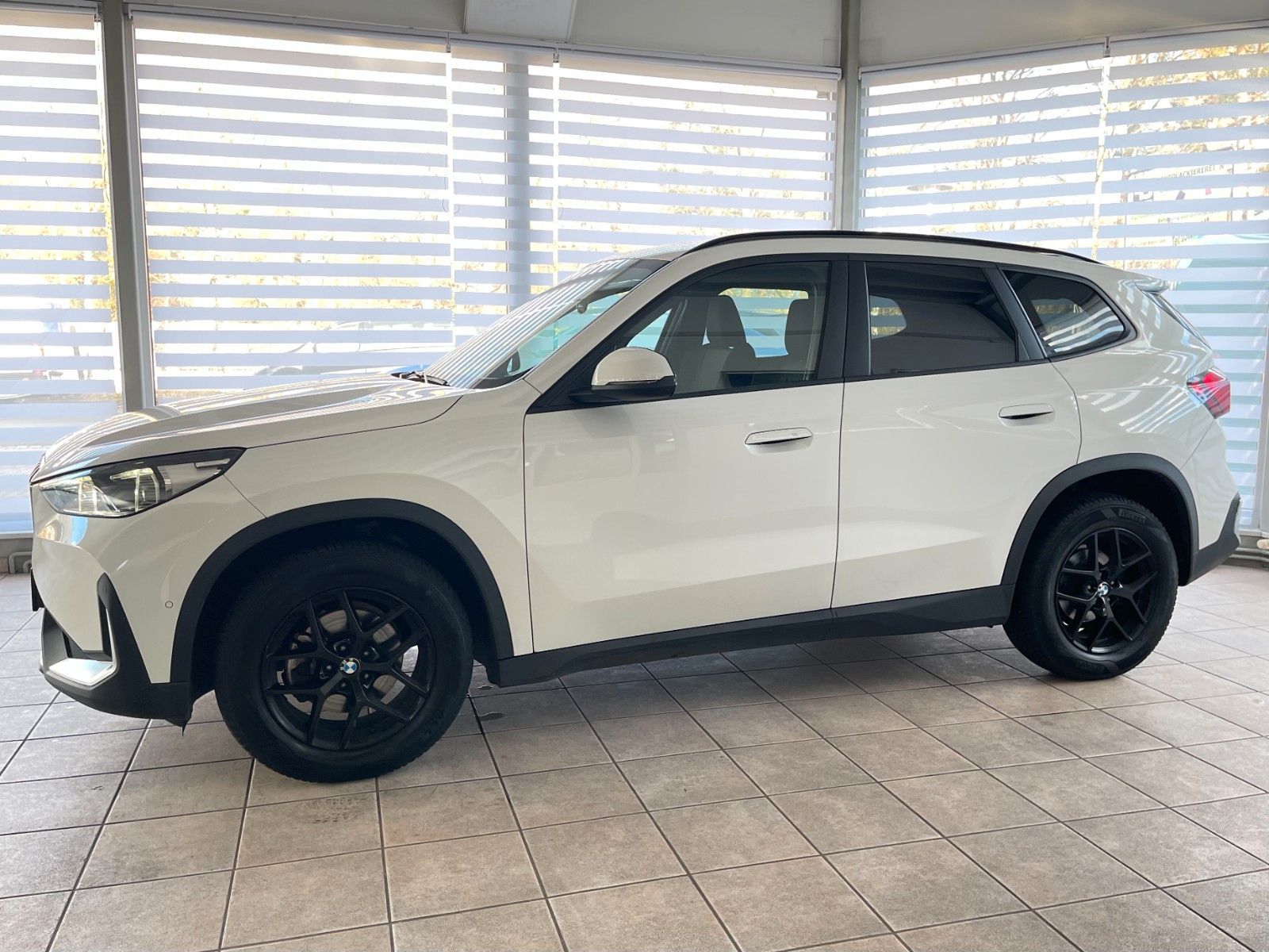 BMW X1 18d sDrive Neues Model Sportsitze Komfortzug. foto 5