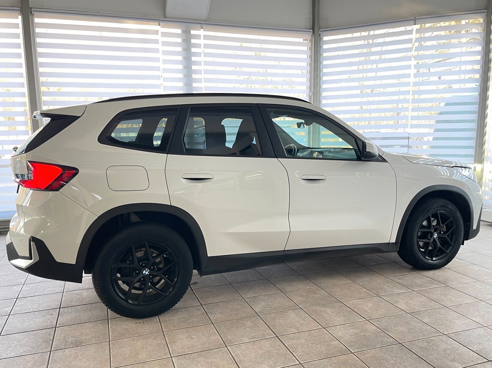 BMW X1 18d sDrive Neues Model Sportsitze Komfortzug. foto 6