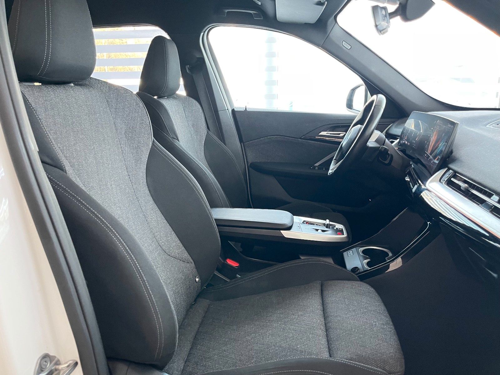 BMW X1 18d sDrive Neues Model Sportsitze Komfortzug. foto 10