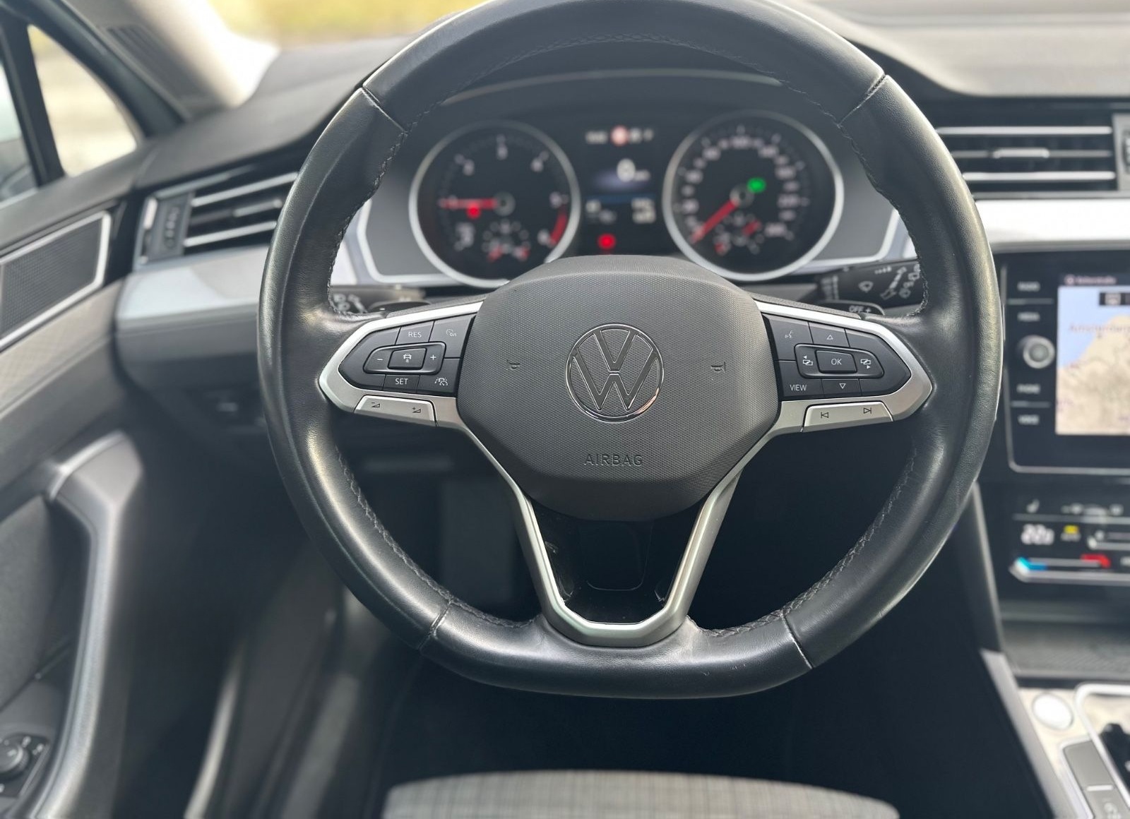 Volkswagen Passat Business MASSAGE LED NAVI RFK foto 18