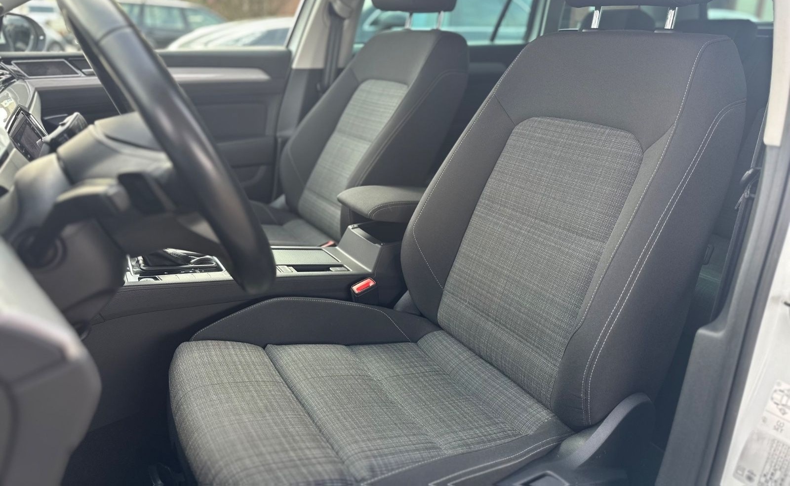 Volkswagen Passat Business MASSAGE LED NAVI RFK foto 27
