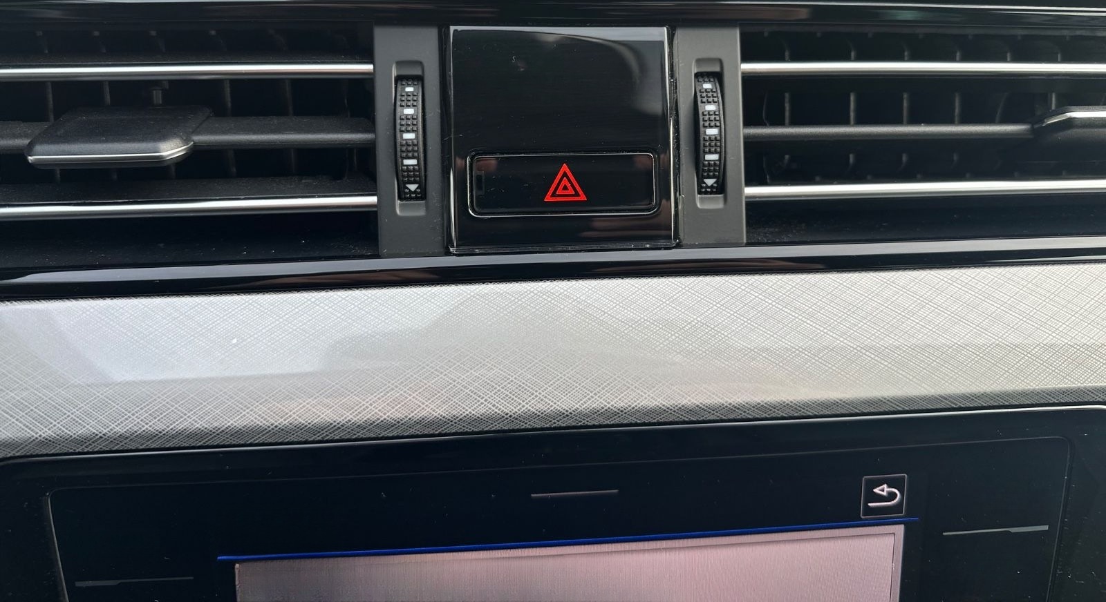 Volkswagen Passat Business MASSAGE LED NAVI RFK foto 33