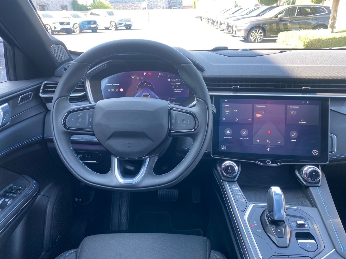 Lynk&Co 01 1.5 TD 192 kW El. Panodach Navi Memory Sitze  foto 12