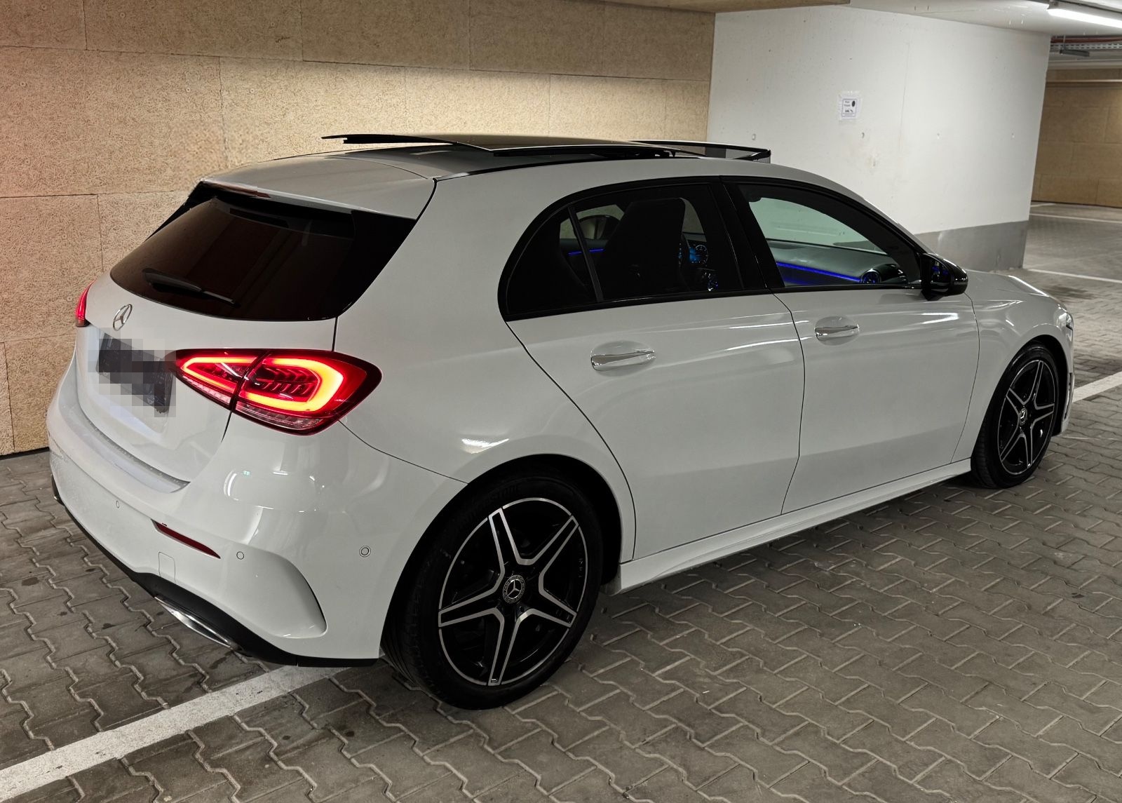 Mercedes-Benz A 180 d AMG PANO AMBI MEMO MULTB. KEY KAM 1950cc foto 13