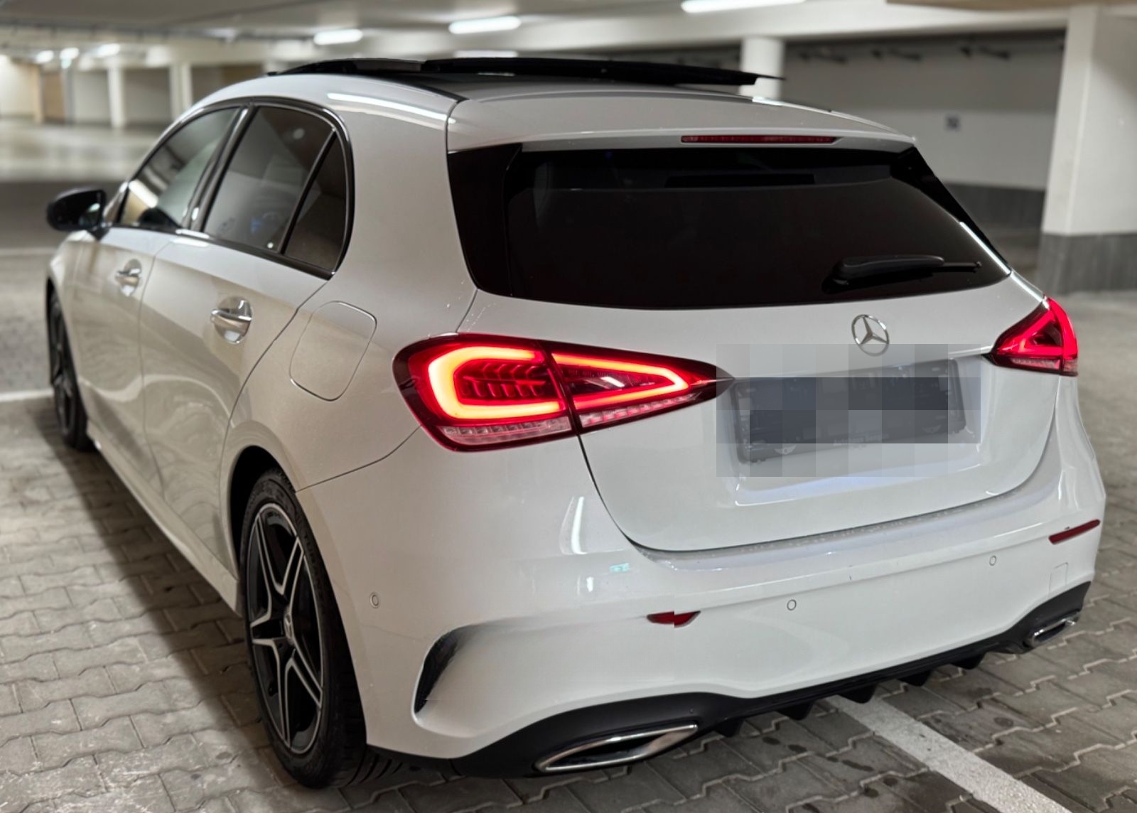 Mercedes-Benz A 180 d AMG PANO AMBI MEMO MULTB. KEY KAM 1950cc foto 20