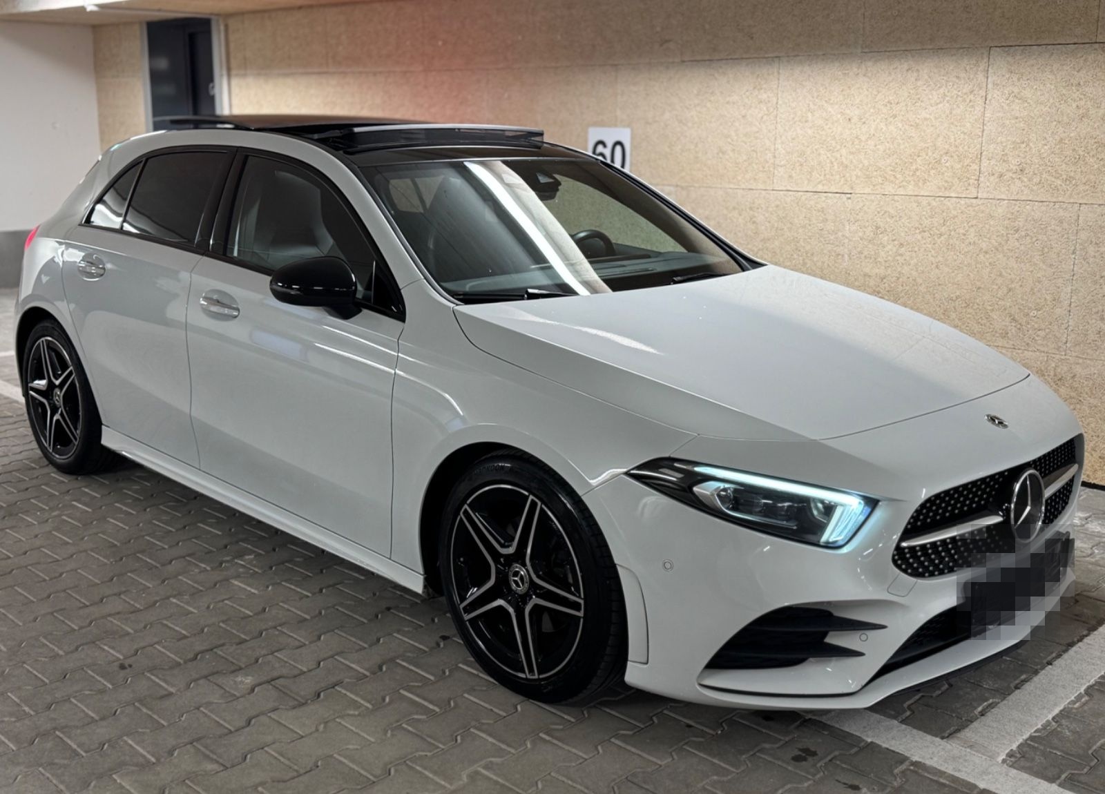 Mercedes-Benz A 180 d AMG PANO AMBI MEMO MULTB. KEY KAM 1950cc foto 3