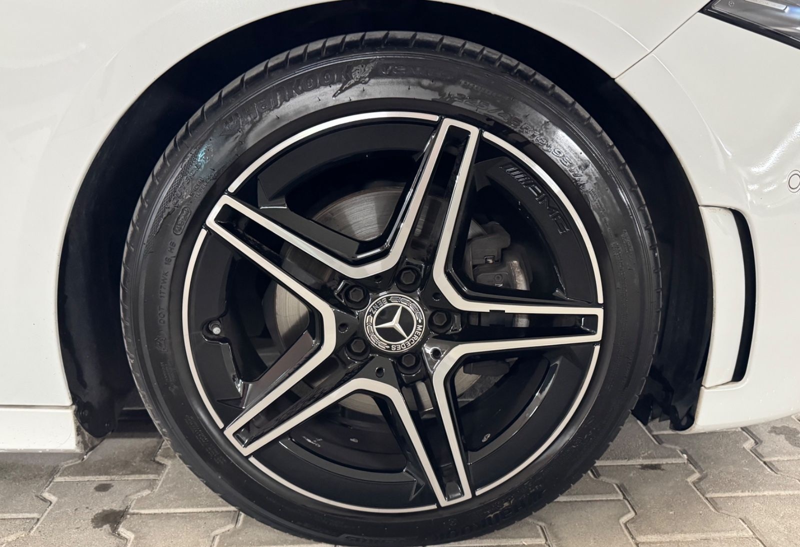 Mercedes-Benz A 180 d AMG PANO AMBI MEMO MULTB. KEY KAM 1950cc foto 25
