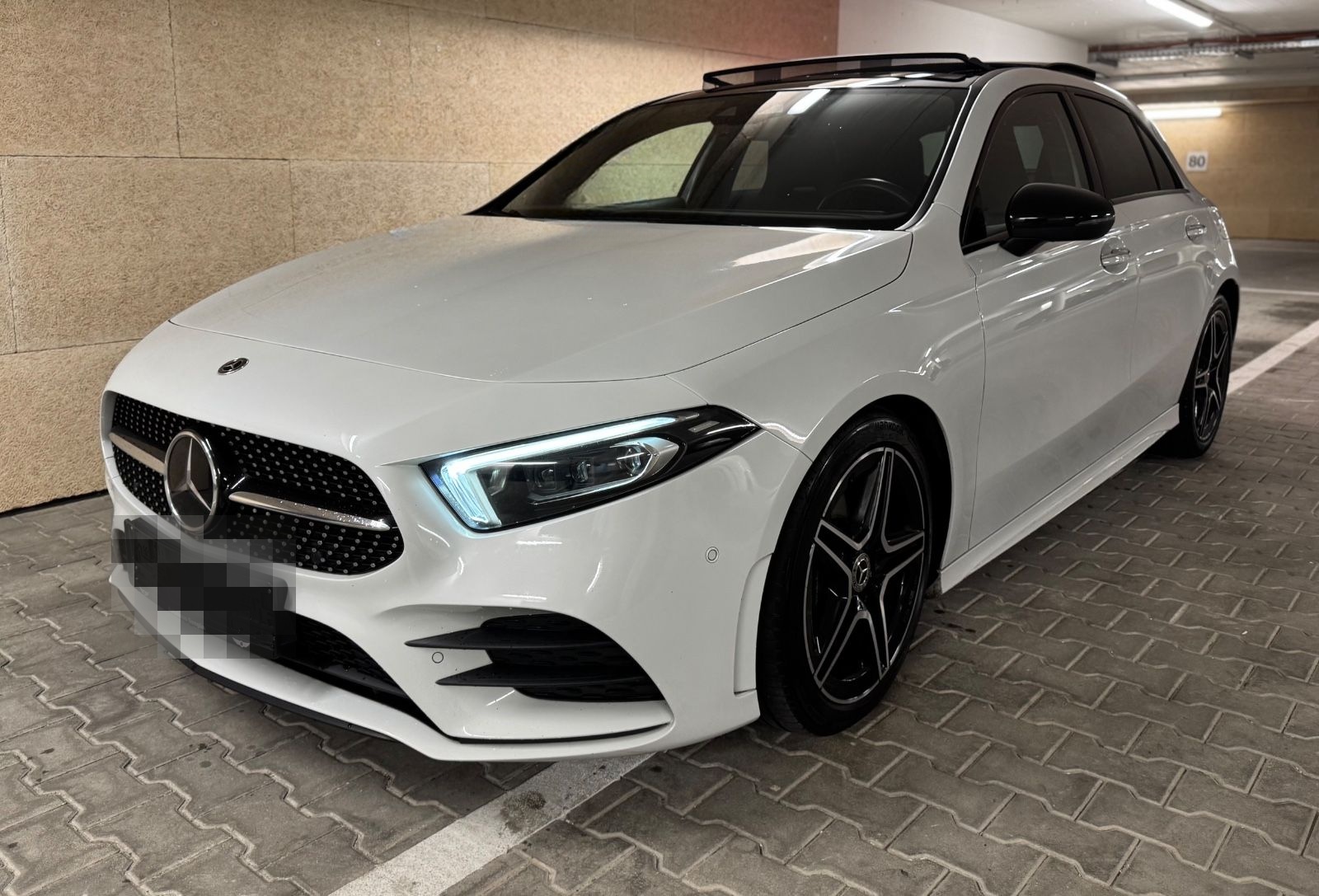 Mercedes-Benz A 180 d AMG PANO AMBI MEMO MULTB. KEY KAM 1950cc foto 5