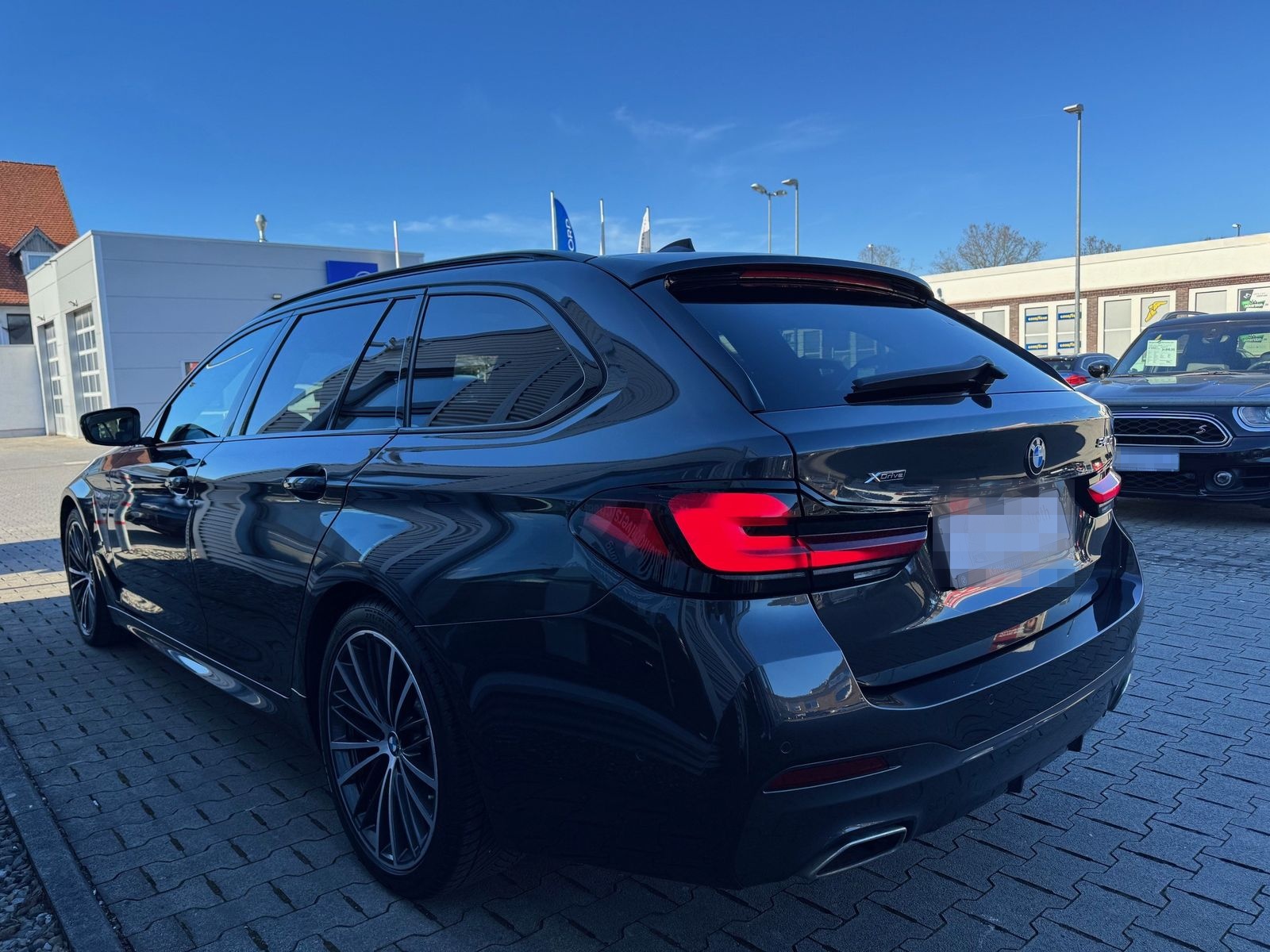 BMW 540d xDrive Touring MSport AHK Pano HeadUp DrivA foto 3