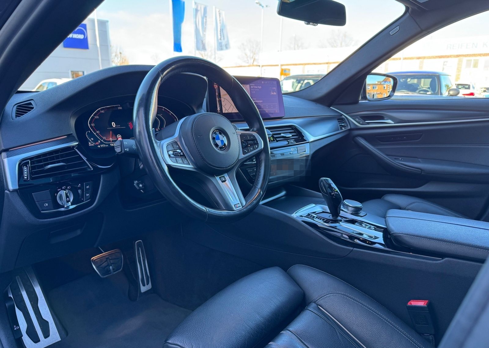 BMW 540d xDrive Touring MSport AHK Pano HeadUp DrivA foto 6
