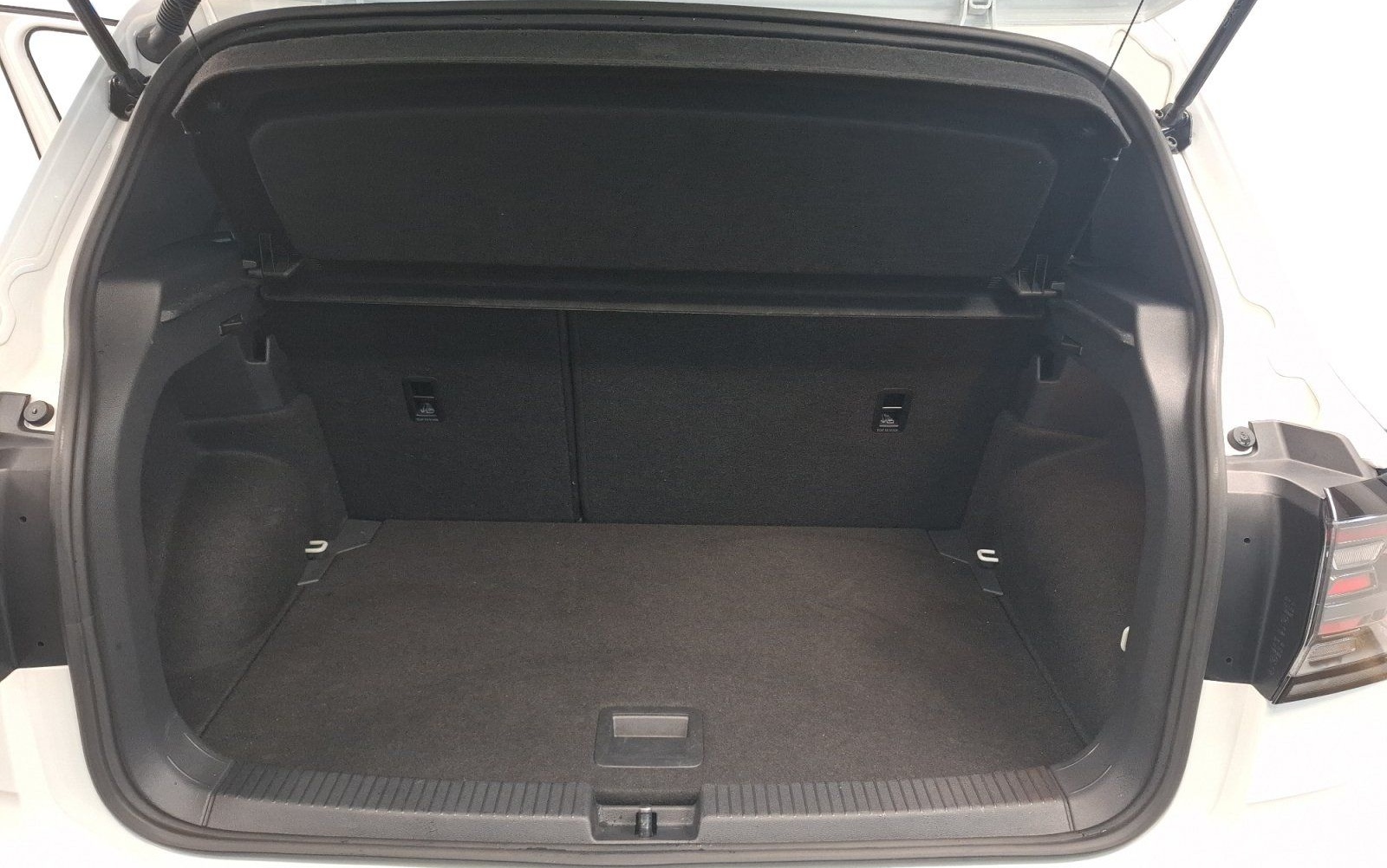 Volkswagen T-Cross 1.5 TSI R-Line Black Style AHK LED NAV foto 15