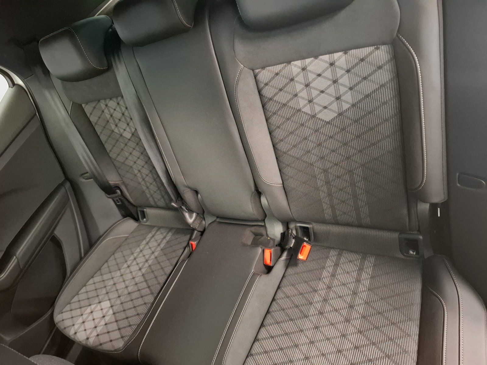 Volkswagen T-Cross 1.5 TSI R-Line Black Style AHK LED NAV foto 8