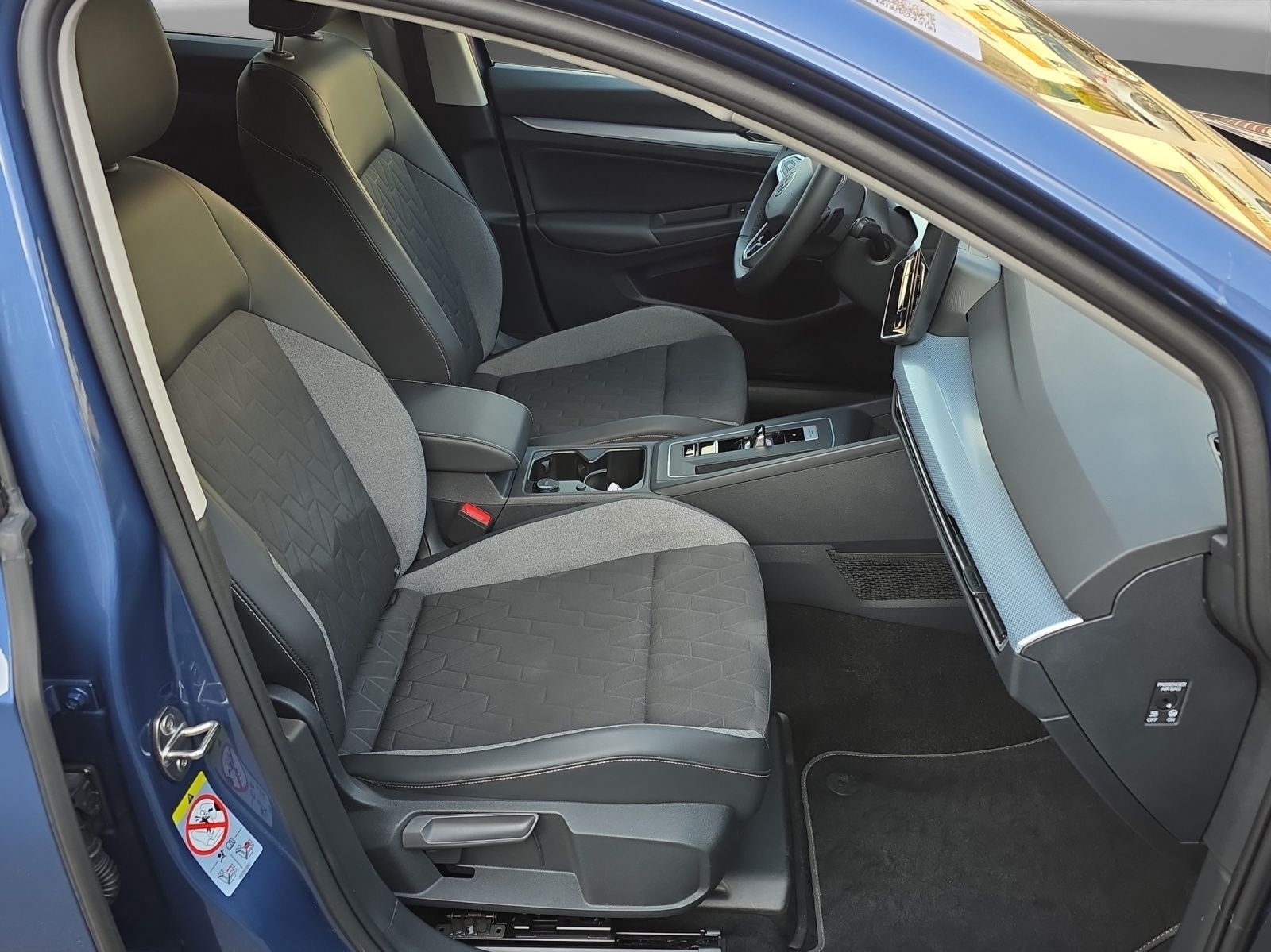 Volkswagen Golf 1.5 eTSI DSG GOAL KAMERA AHK LED+ ASSIST foto 4