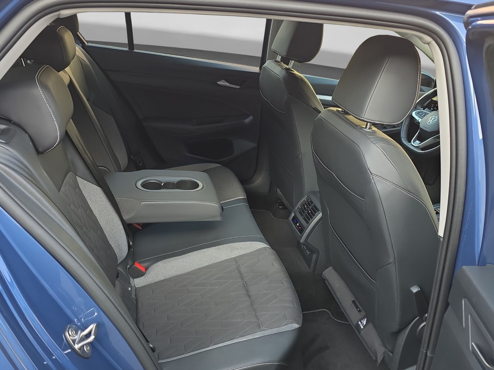 Volkswagen Golf 1.5 eTSI DSG GOAL KAMERA AHK LED+ ASSIST foto 6