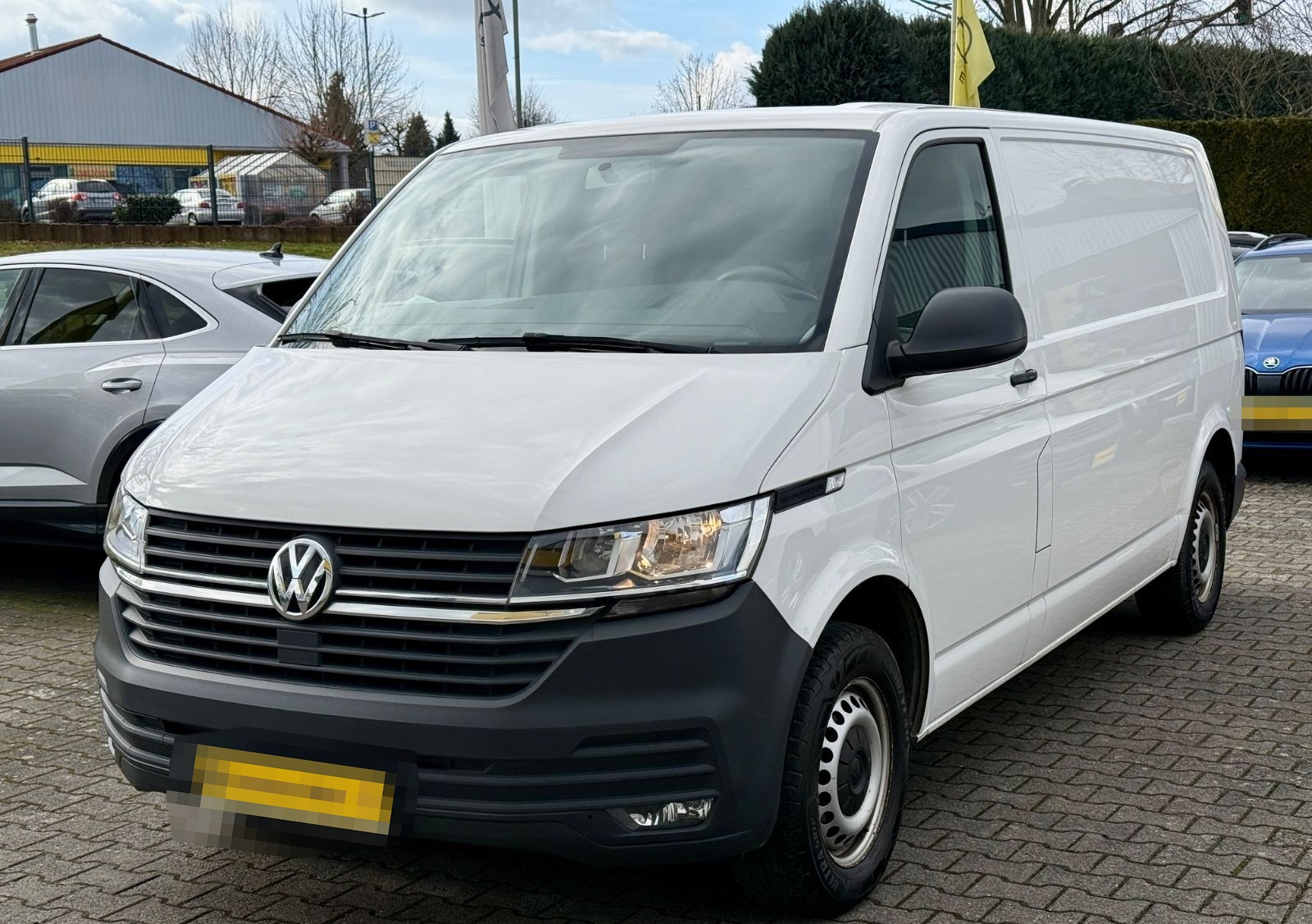 Volkswagen T6.1 Transporter Kasten lang AHK Stndhzg PDC foto 2
