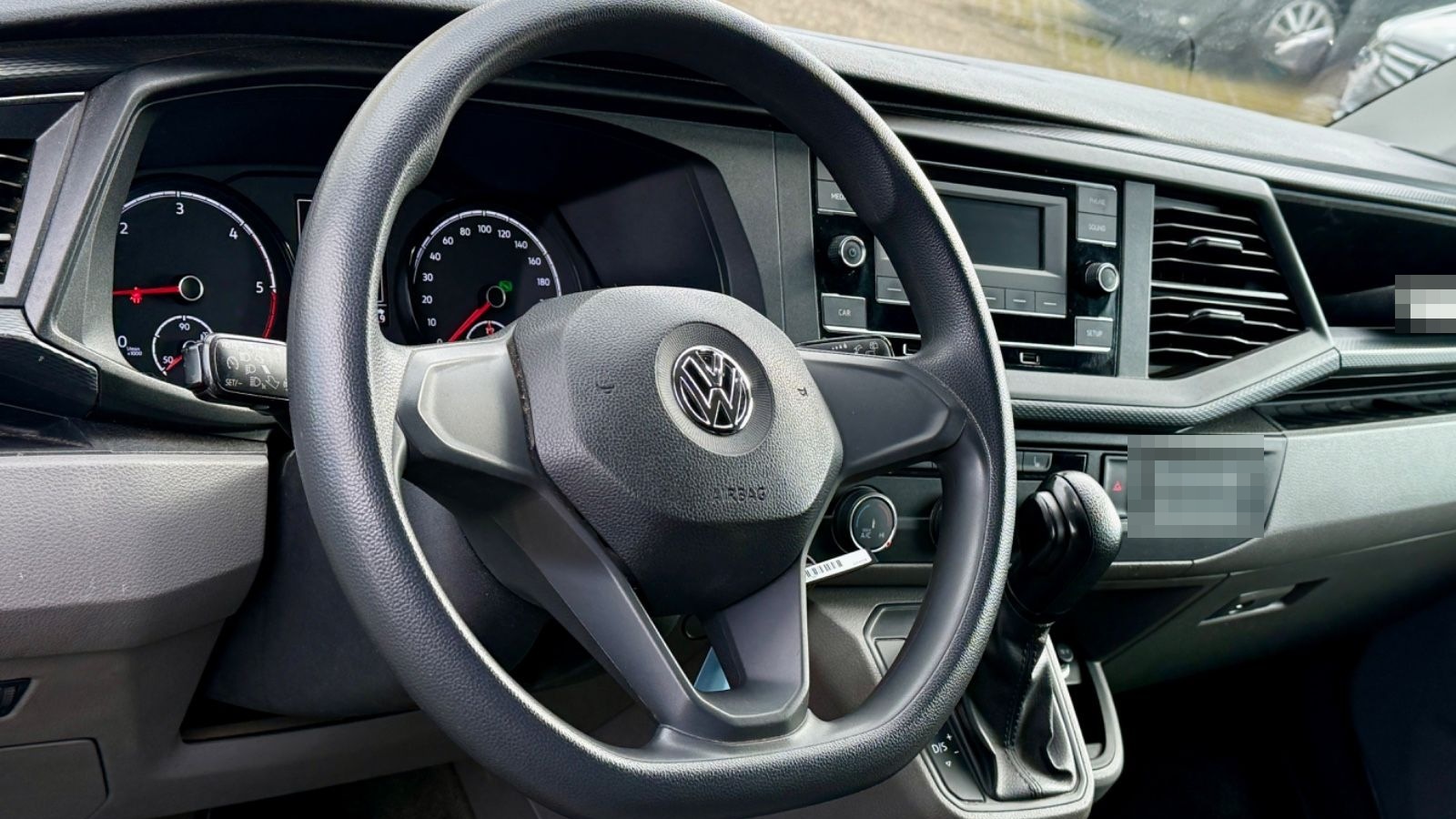 Volkswagen T6.1 Transporter Kasten lang AHK Stndhzg PDC foto 7