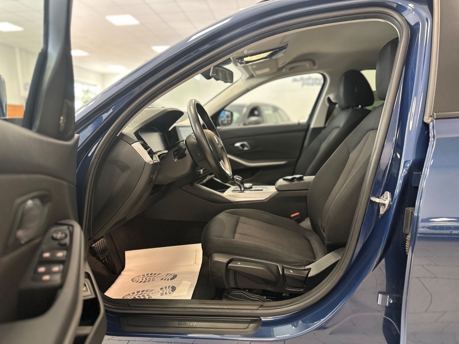 BMW 320d Aut/Navi/Sitzheizung/Tempomat/Harman&Kardon foto 14