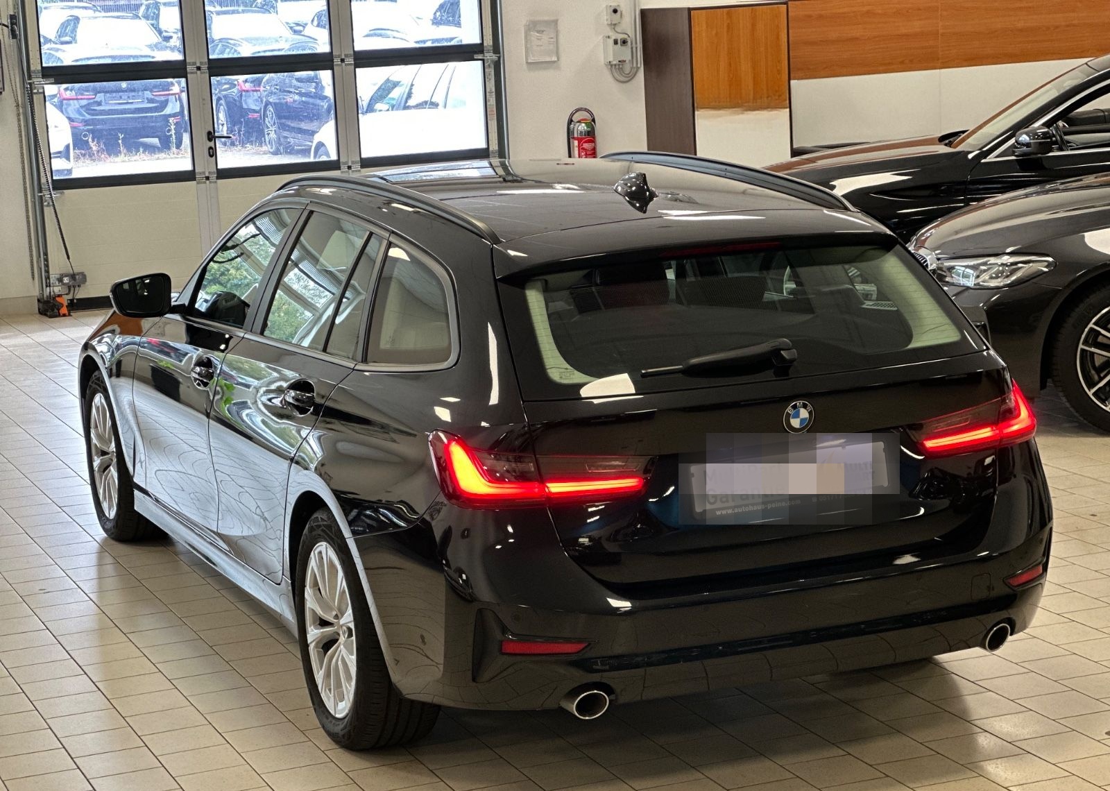 BMW 318d Advantage Aut/Navi/ParkAss/SitzHeiz/Tempoma foto 2