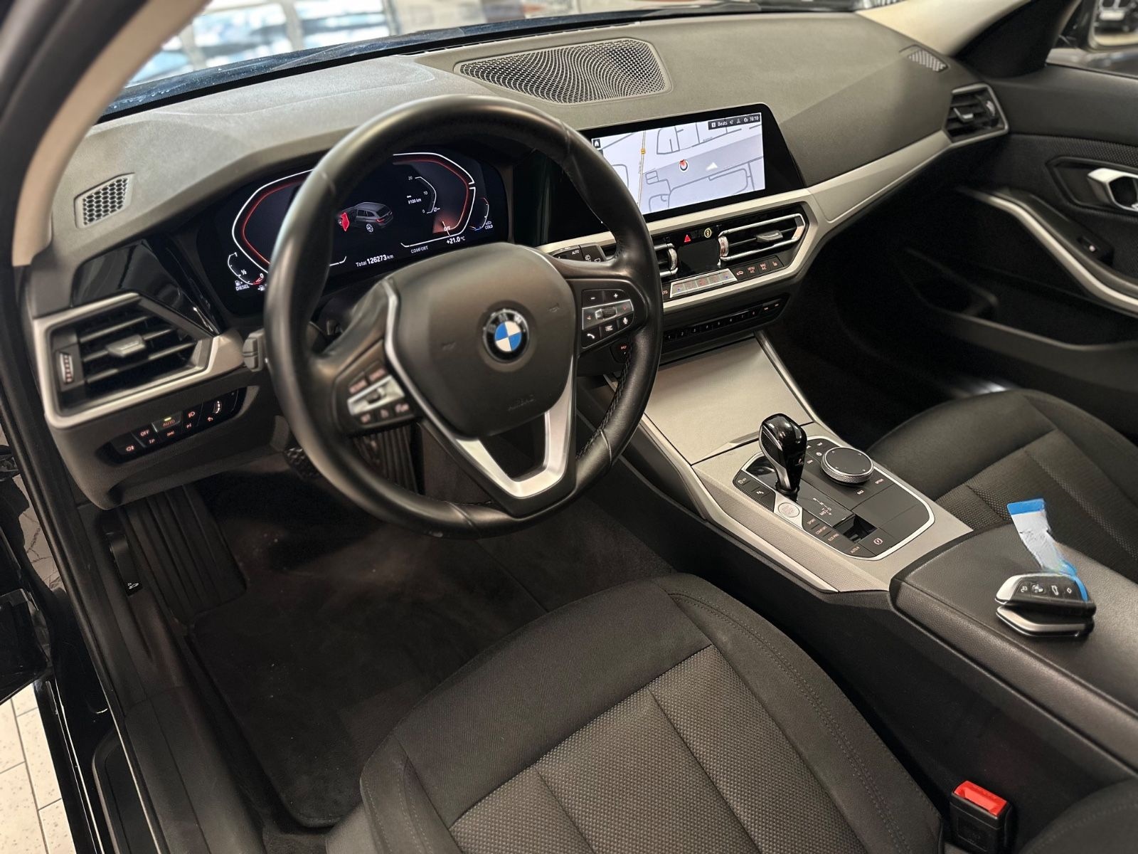 BMW 318d Advantage Aut/Navi/ParkAss/SitzHeiz/Tempoma foto 13