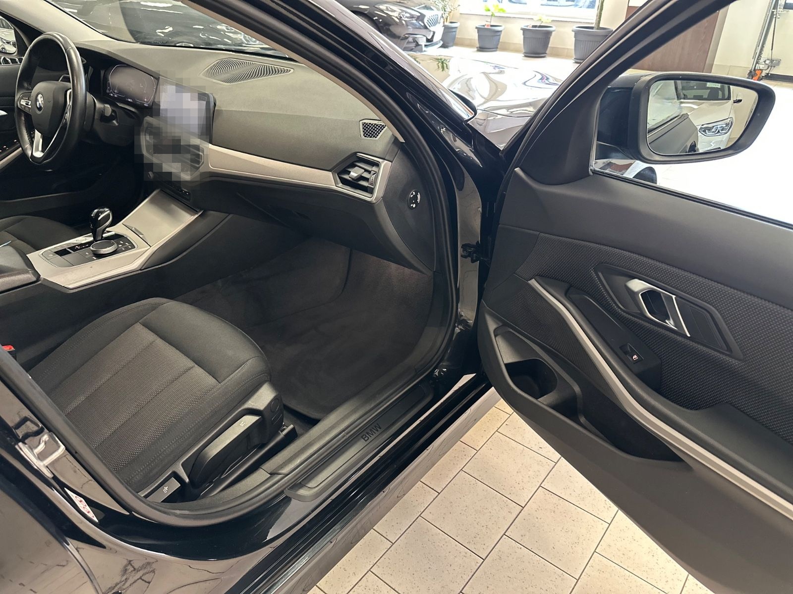 BMW 318d Advantage Aut/Navi/ParkAss/SitzHeiz/Tempoma foto 22