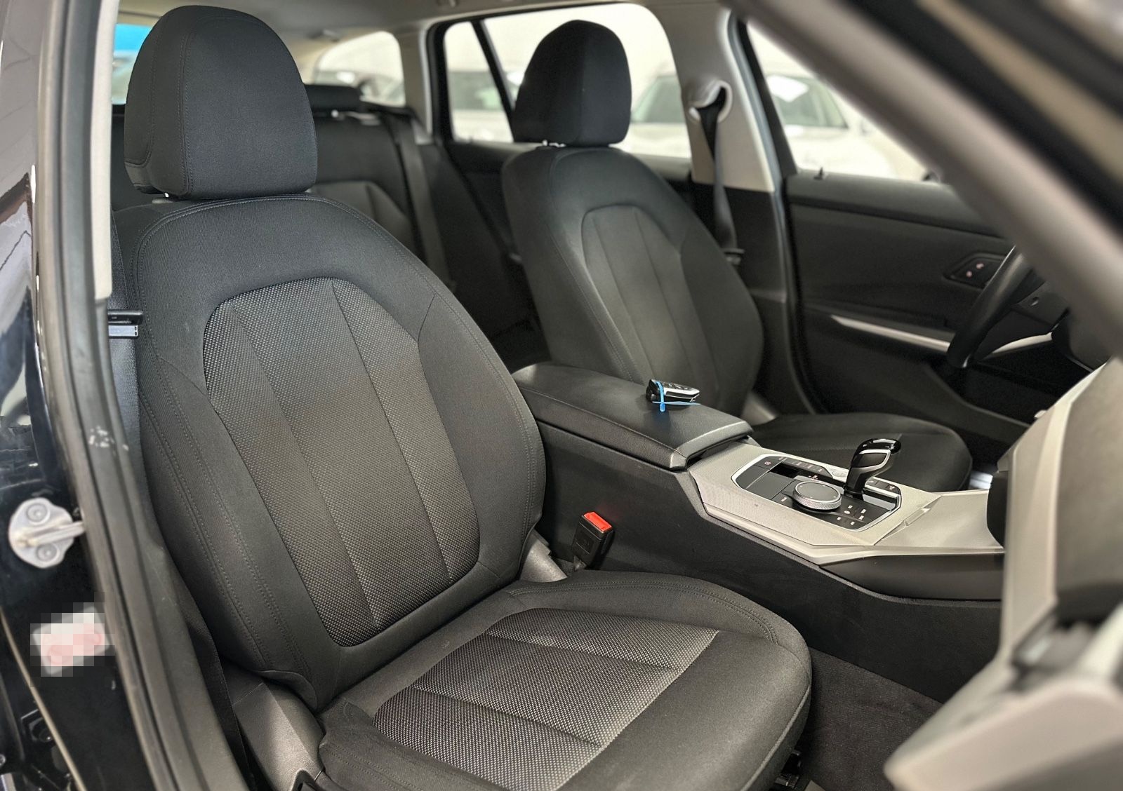 BMW 318d Advantage Aut/Navi/ParkAss/SitzHeiz/Tempoma foto 25