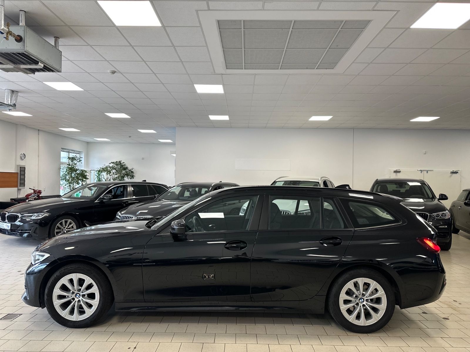 BMW 318d Advantage Aut/Navi/ParkAss/SitzHeiz/Tempoma foto 7