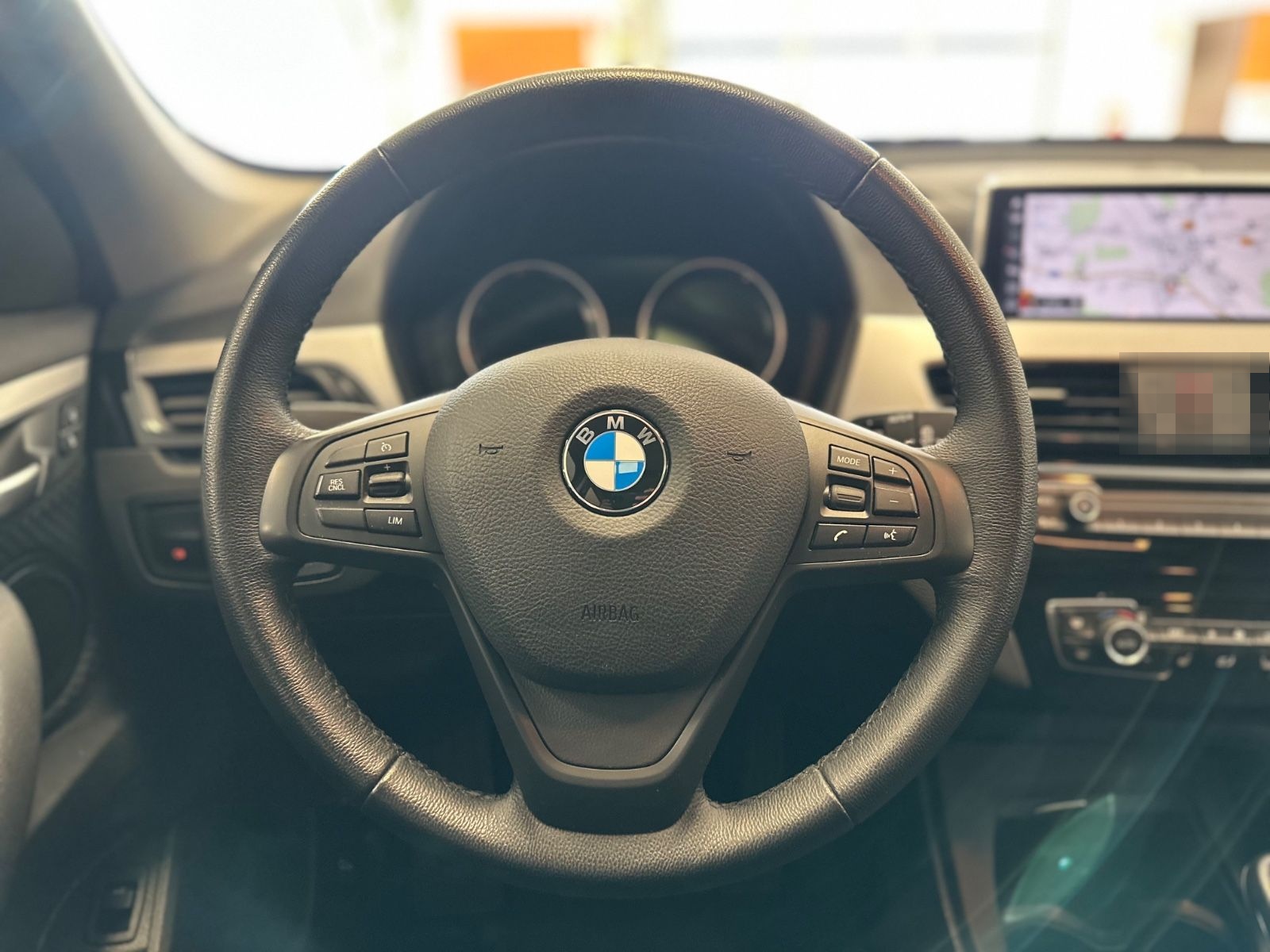 BMW X1 sDrive 18i Navi/Panorama/ParkAssist/Tempomat foto 16