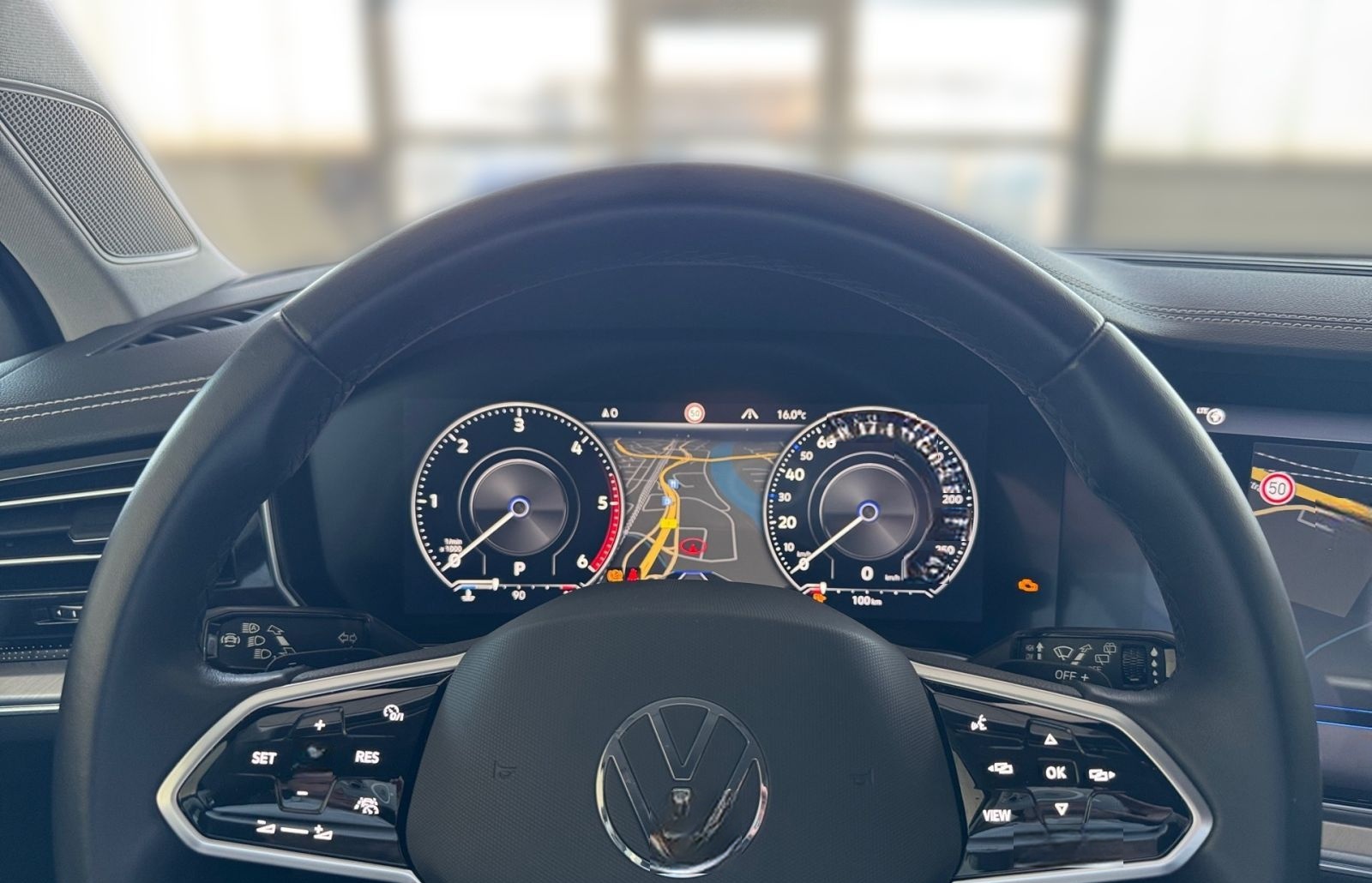 Volkswagen Touareg Elegance 3.0TDI +R-LINE+AHK+KAMERA+LUFT+ foto 13