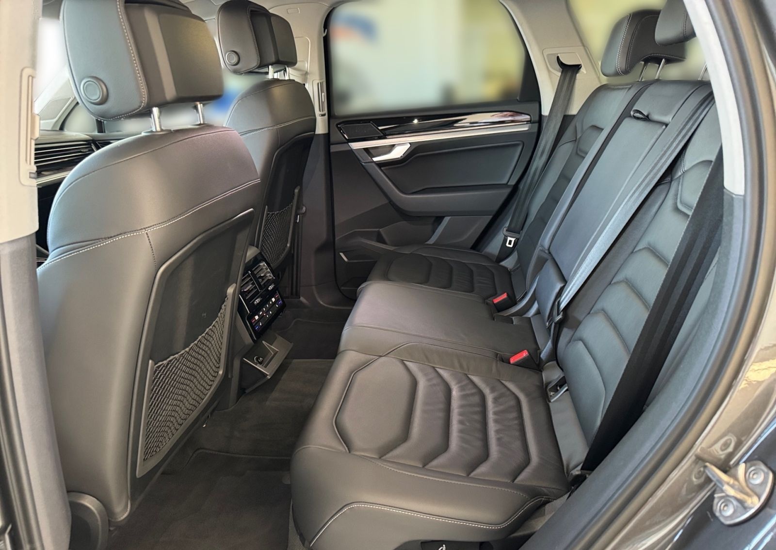 Volkswagen Touareg Elegance 3.0TDI +R-LINE+AHK+KAMERA+LUFT+ foto 16