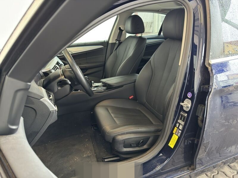 BMW 530e Lim. Navi.Laser.ACC.RüKam.HuD.KomfZg.Pano foto 9