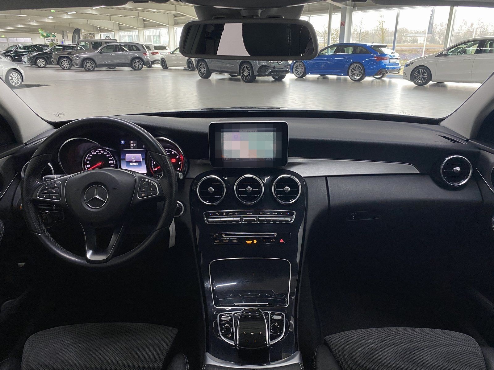 Mercedes-Benz C 180 T AVANTGARDE+PANO+AHK+MULTIBEAM LED+TOTWIN foto 7