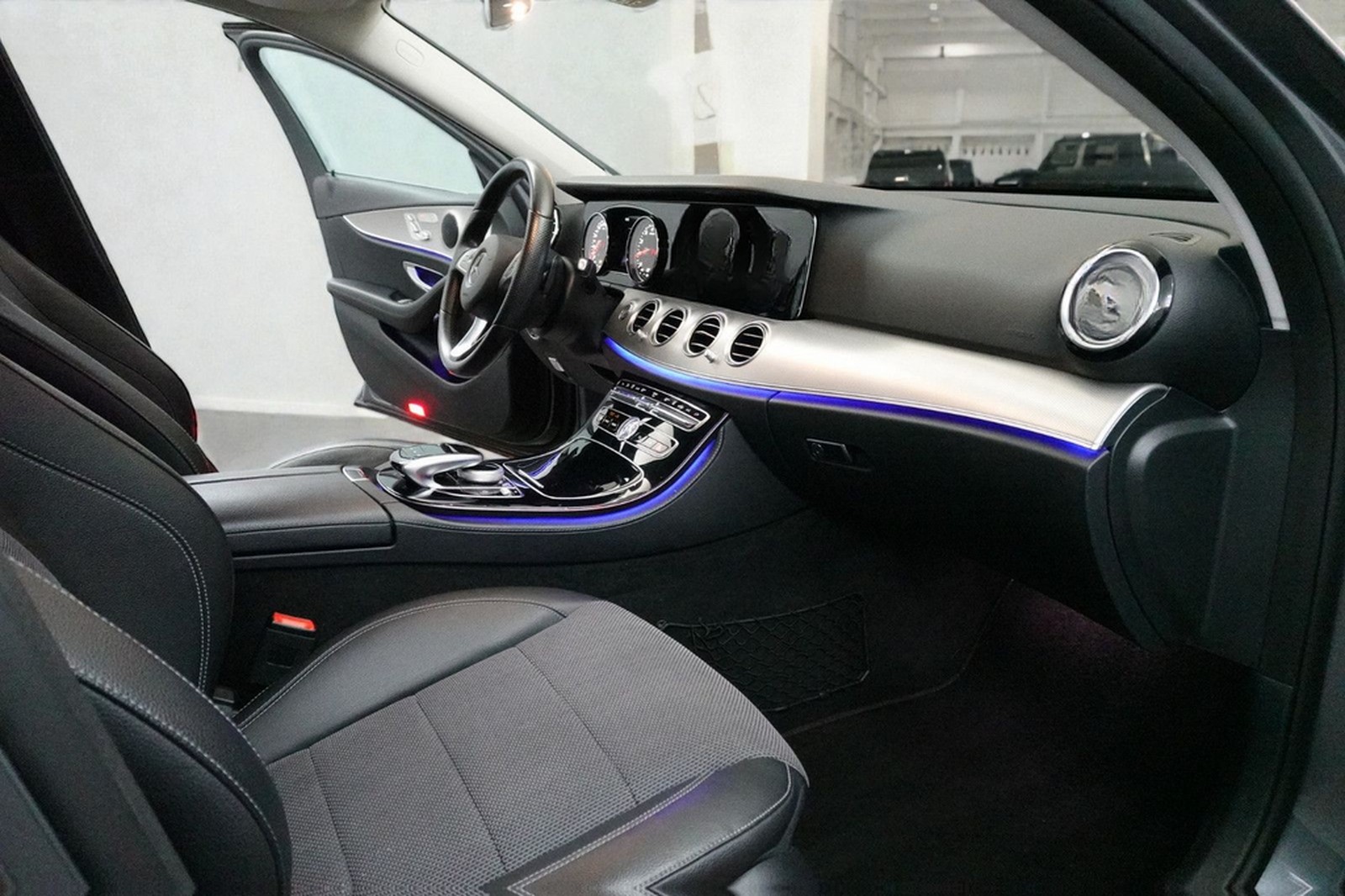 Mercedes-Benz E 300 LIMO AVANTGARDE x2*ACC*STD-HZG*360*BEAM foto 17